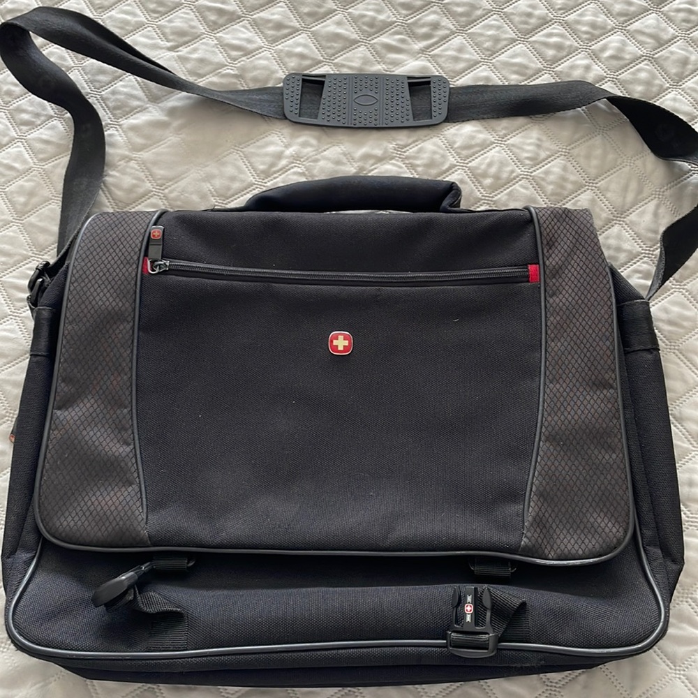 Wenger Swiss Army canvas case